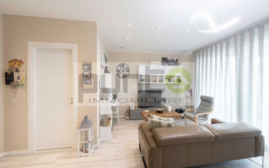 Trilocale ottimo stato, secondo piano, Centro, Concorezzo