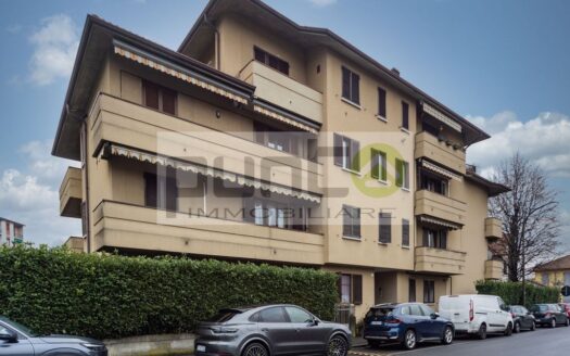 Trilocale via Vittorio Veneto 9, Centro, Concorezzo