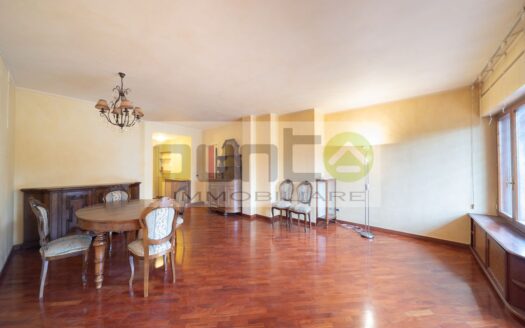 Trilocale via Tevere 7, Centro, Lainate