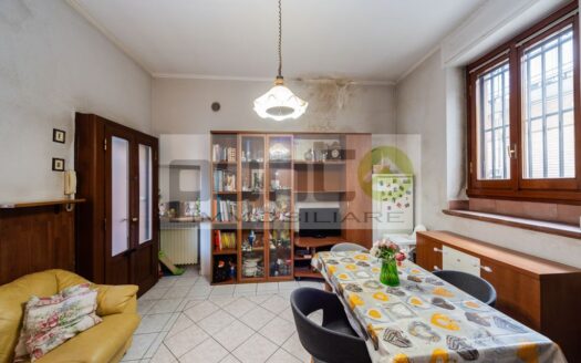 Trilocale via Alessandro Manzoni 32, Centro, Concorezzo