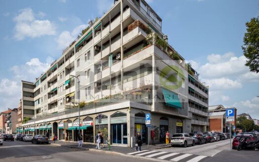 LOCALE COMMERCIALE, VIA PONALE, MILANO (MI)